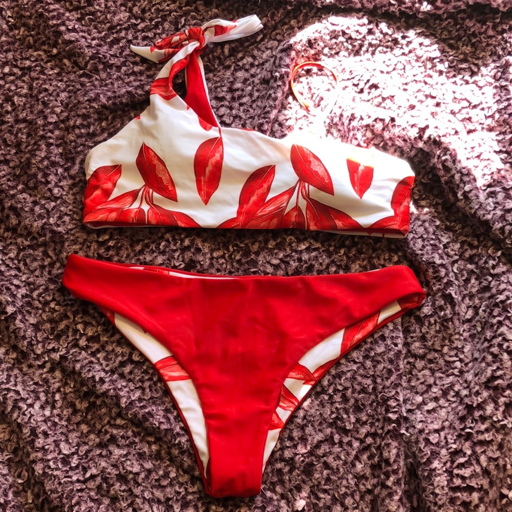 Reversible red/white flower bikini
